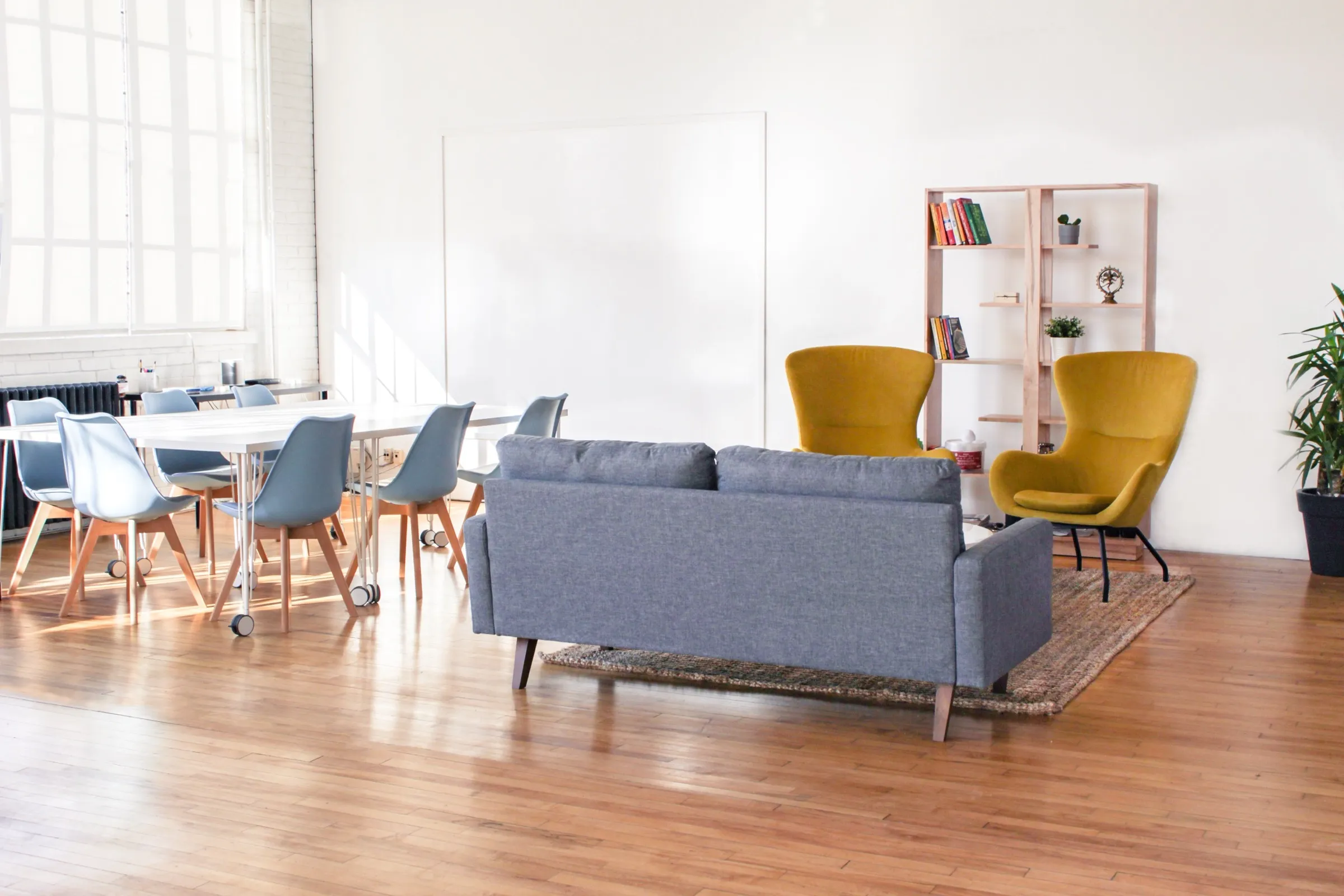 Espace de pause ouvert, aménagé par OVENE