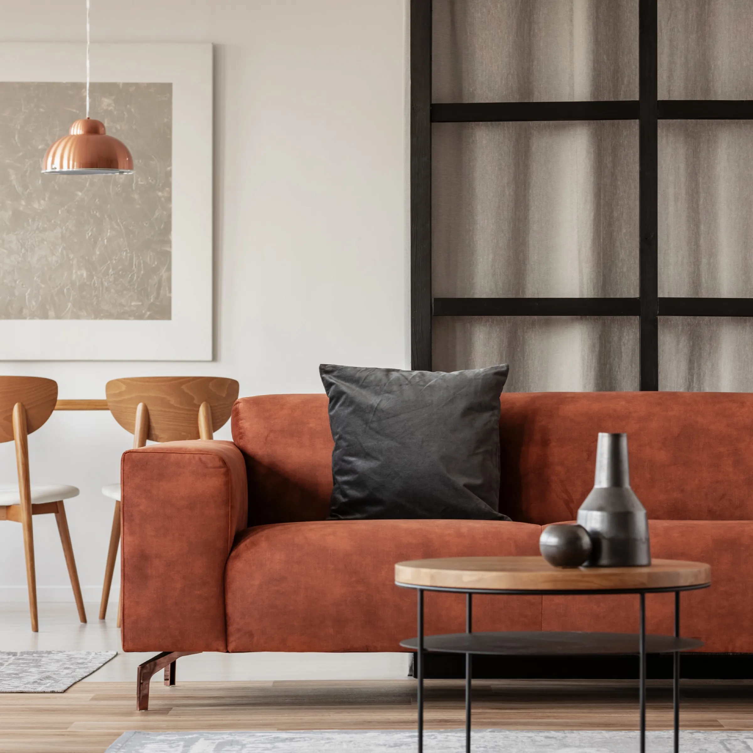 Espace de pause aménagé avec mobilier